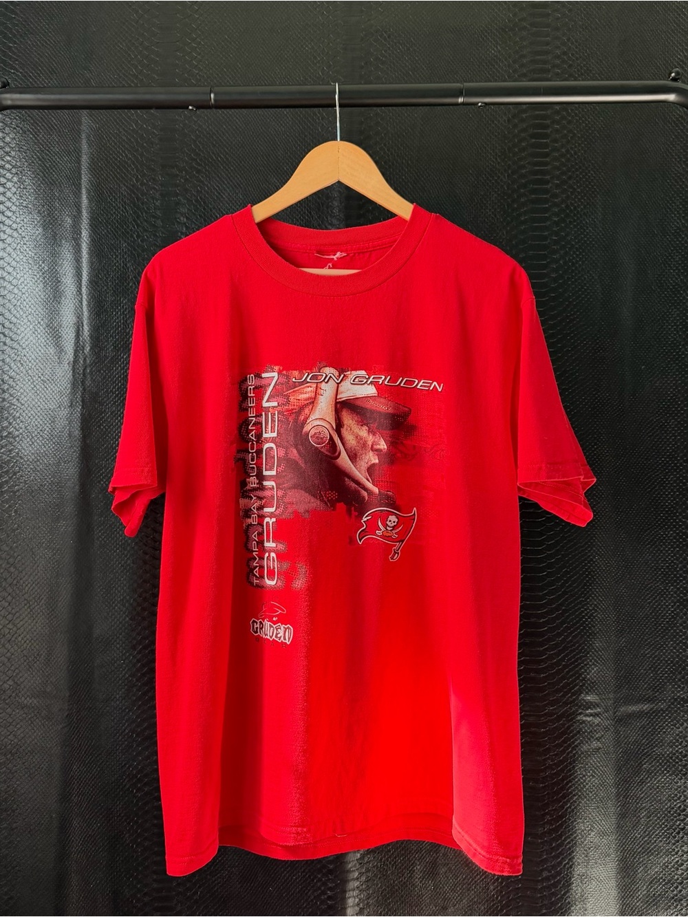 NFL Tampa Bay Buccaneers "Gruden Gear" Jon Gruden Red Graphic T-Shirt Sz Mens L